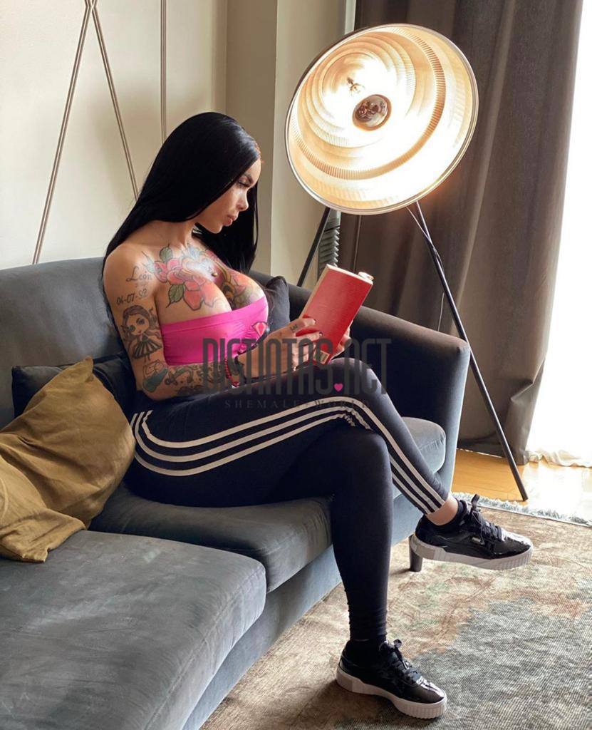 Katy Leon