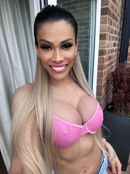 A beautiful Pocahontas is in town for the First time The most beautiful of all, and selected Town, the most diva queen with her angelic face and her curves that only she has an insatiable horny that will mesmerize you crazy !! I am 100% real in the photos!

whatsp +447360801689

Twitter reh_pocahontasz

Instagram reh_pocahontas

believe in the most beautiful, perfumed, polite, affectionate your true girlfriend available 24 hours for you my loves in short season!!!