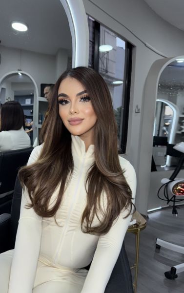 Caroline vidaurri: Una chica educada, simpática, alegre, sensual, apasionada llena de vitalidad y optimismo, que disfruta lo que hace y solo desea complacerte.
